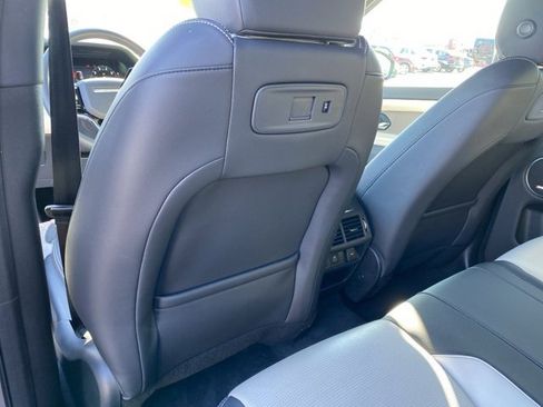 Used 2025 Land Rover Discovery Sport Dynamic SE image 32