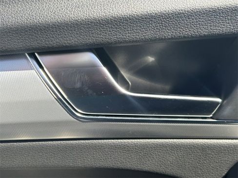 Used 2025 Audi Q5 2.0T Premium image 27