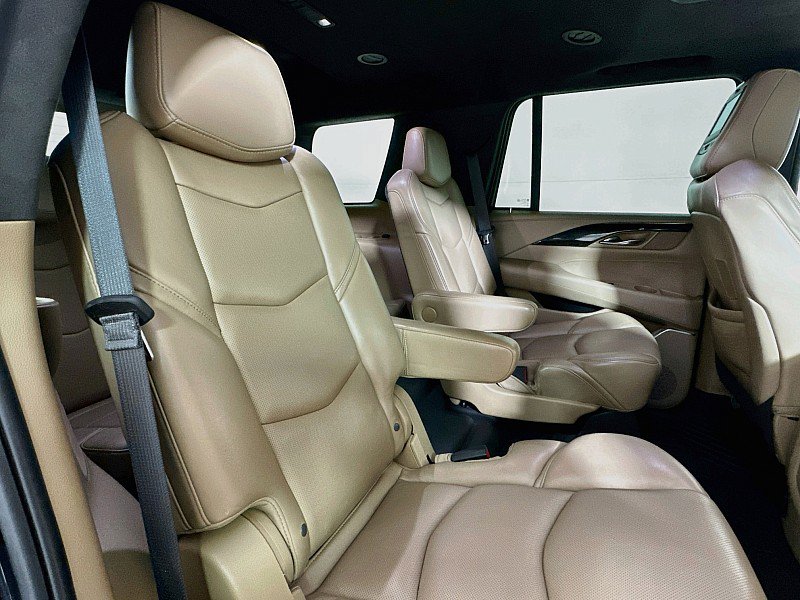 Used 2019 Cadillac Escalade Platinum w/ Escalade Sport Edition AWD/4WD image 23