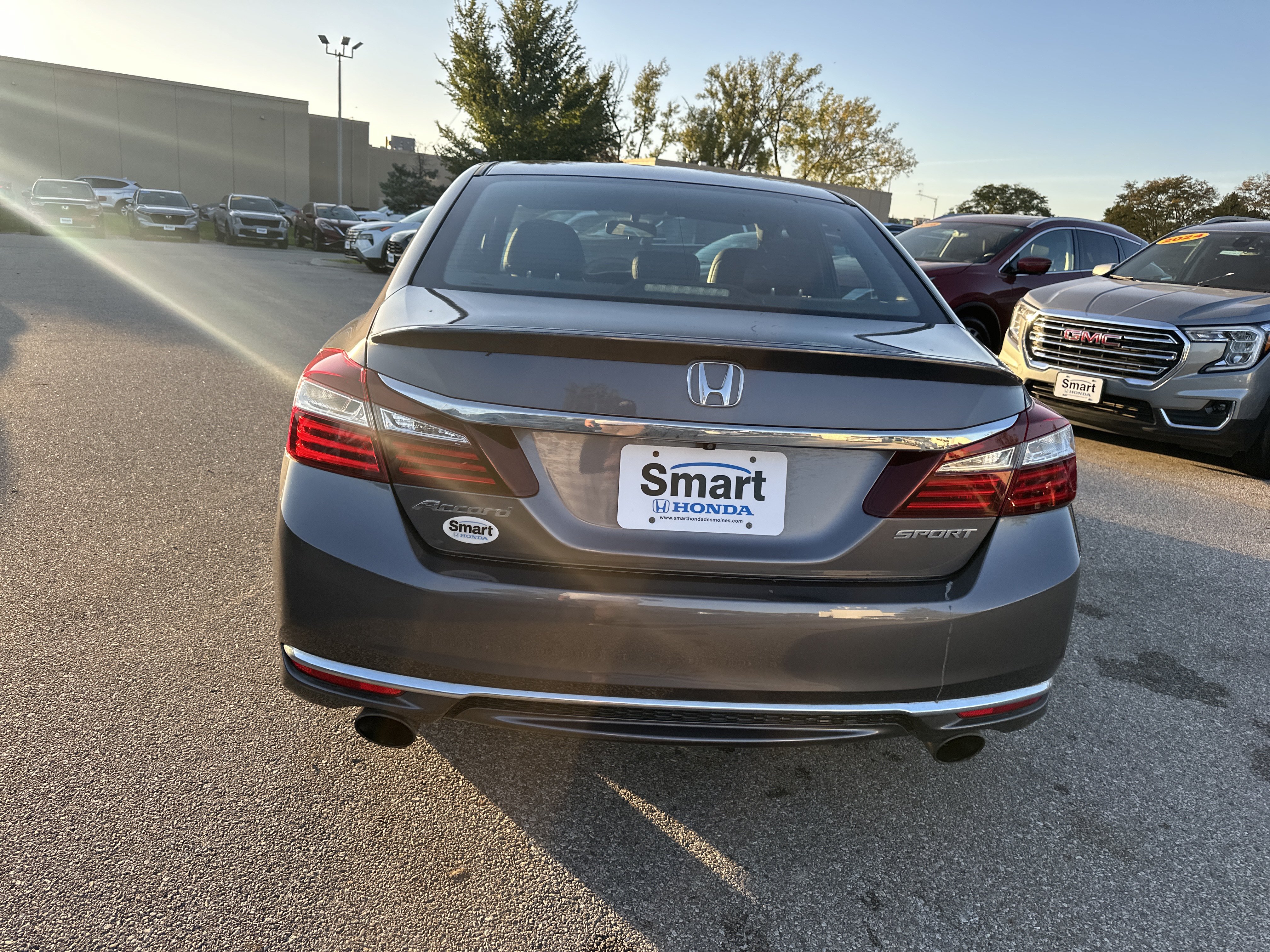 Used 2017 Honda Accord Sport image 11
