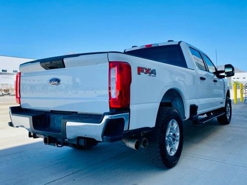 Certified 2025 Ford F250 XLT w/ FX4 Off-Road Package AWD/4WD image 3