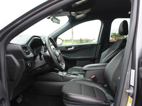 Used 2025 Ford Escape ST-Line FWD image 21