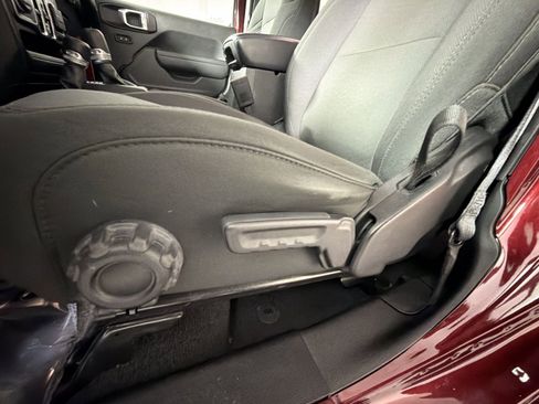 Used 2021 Jeep Wrangler Unlimited Sport image 14