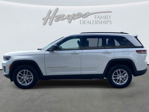 Used 2024 Jeep Grand Cherokee Laredo X w/ Luxury Tech Group I RWD image 9