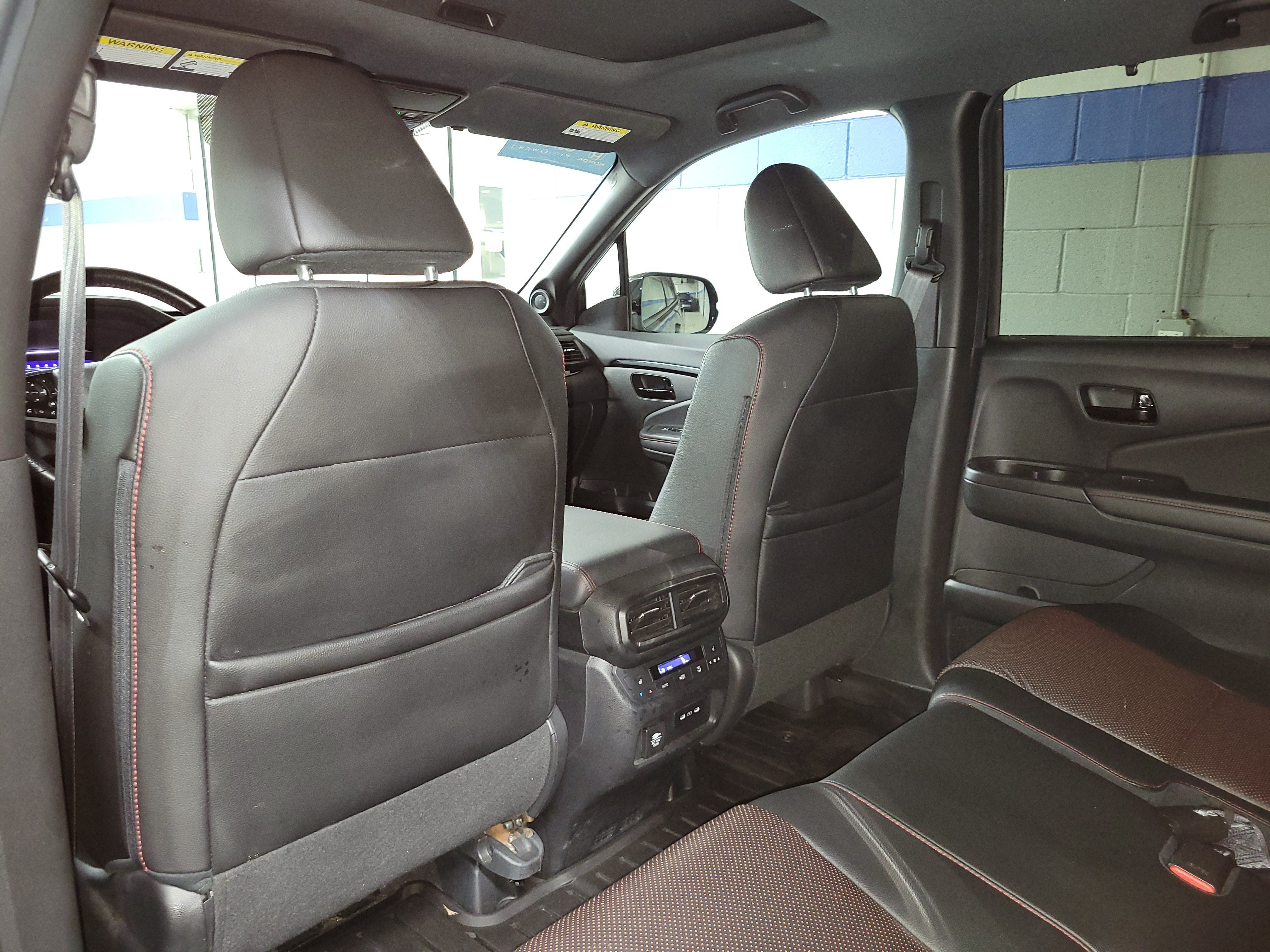 Used 2024 Honda Passport Black Edition image 17