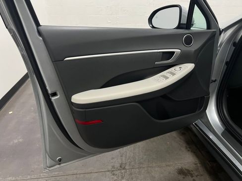 Used 2025 Hyundai Sonata SE image 12