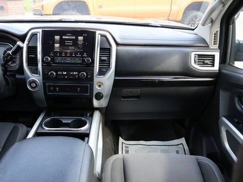 Used 2021 Nissan Titan SV w/ SV Convenience Package RWD image 13