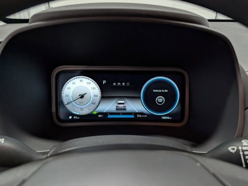 Used 2023 Hyundai Kona SE image 15