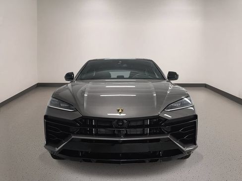 Used 2025 Lamborghini Urus SE AWD/4WD image 9