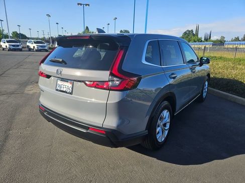Used 2025 Honda CR-V LX image 3