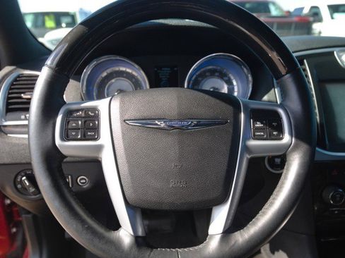 Used 2014 Chrysler 300 C AWD/4WD image 18