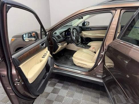 Used 2019 Subaru Outback 3.6R Limited AWD/4WD image 14