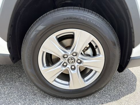 Certified 2025 Toyota RAV4 XLE FWD image 23