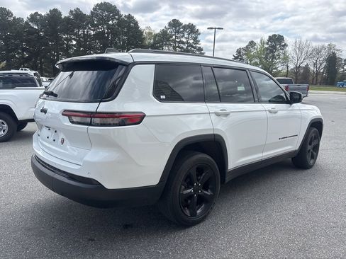 Used 2023 Jeep Grand Cherokee L Laredo image 8