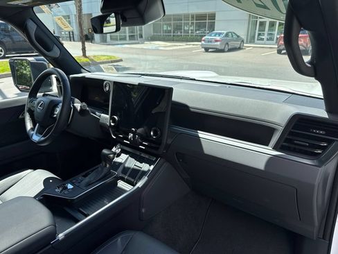 Certified 2024 Lexus GX 550 AWD/4WD image 19
