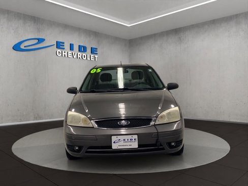 Used 2005 Ford Focus ZX4 Sedan image 8