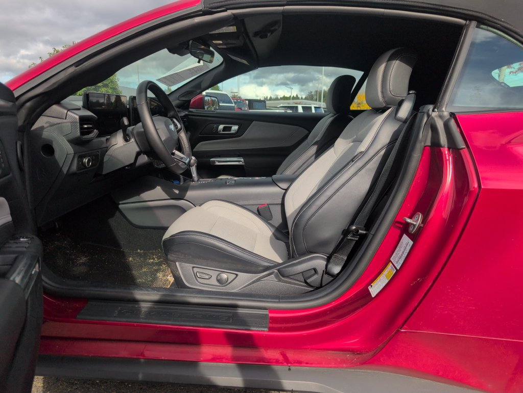 Certified 2024 Ford Mustang Convertible RWD image 5