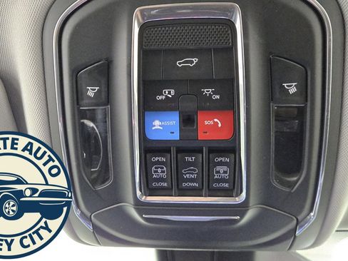 Used 2022 Jeep Grand Cherokee Limited 4xe image 19