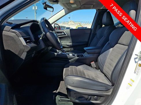 Used 2024 Mitsubishi Outlander SE FWD image 14