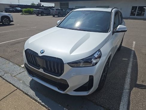 Used 2025 BMW X1 xDrive28i w/ Technology Package AWD/4WD image 7