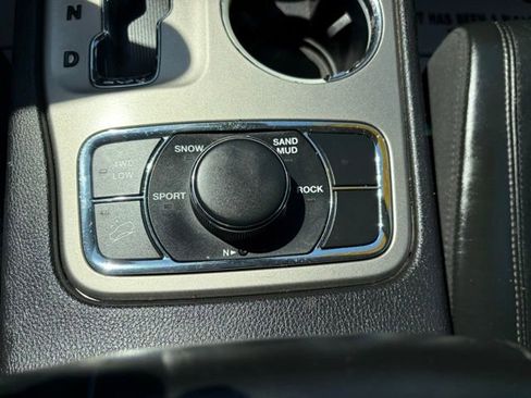 Used 2012 Jeep Grand Cherokee Limited AWD/4WD image 18