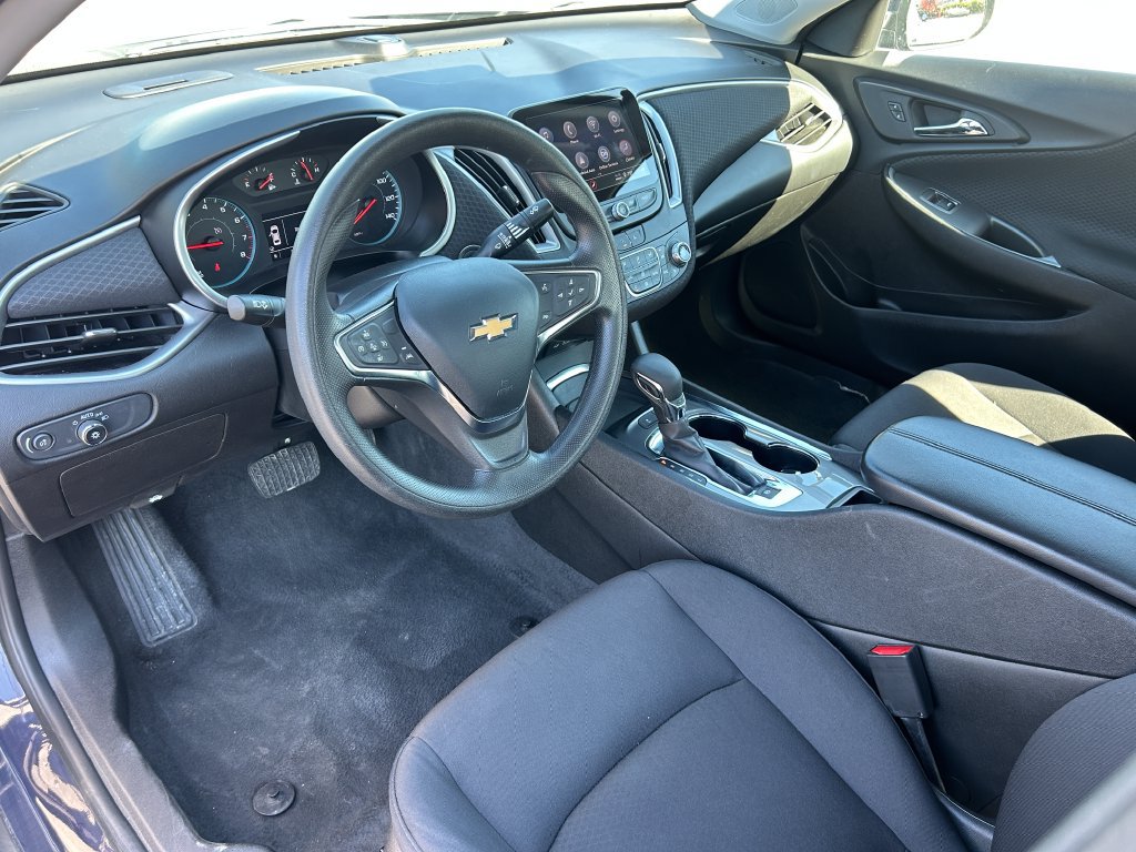 Used 2025 Chevrolet Malibu LT FWD image 24