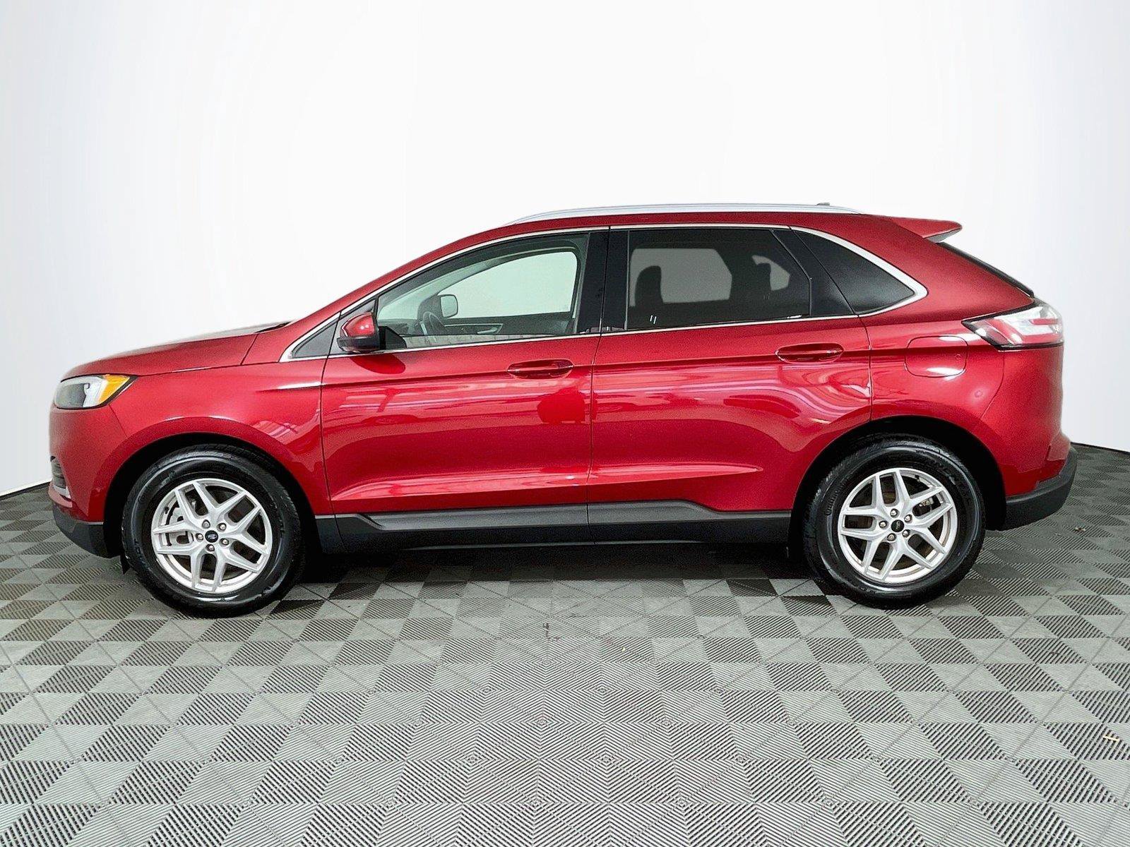 Used 2023 Ford Edge SEL w/ Convenience Package AWD/4WD image 4