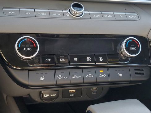 Certified 2025 Hyundai Elantra SEL image 20