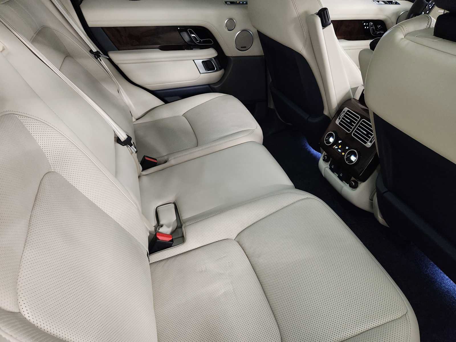 Used 2020 Land Rover Range Rover HSE AWD/4WD image 32