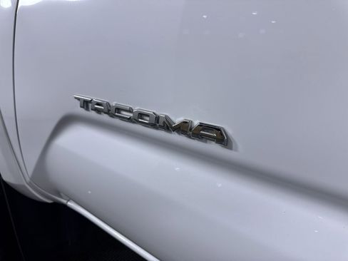 Used 2016 Toyota Tacoma TRD Sport w/ Towing Package AWD/4WD image 25