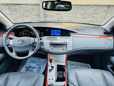 Used 2005 Toyota Avalon XLS FWD image 13