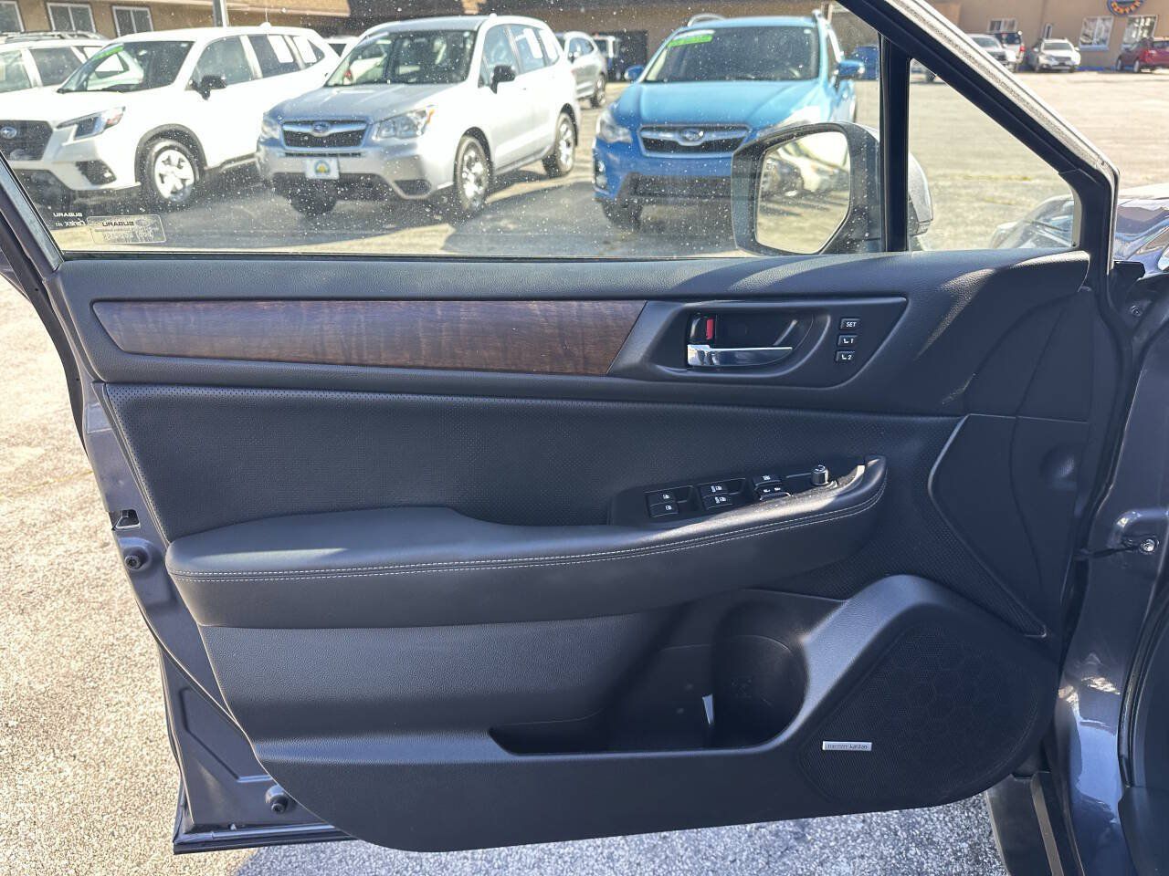 Used 2017 Subaru Outback 2.5i Limited AWD/4WD image 7