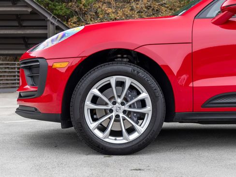 Certified 2026 Porsche Macan AWD/4WD image 13
