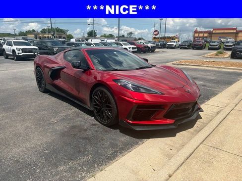 Used 2022 Chevrolet Corvette Stingray Preferred Cpe w/ Z51 Performance Package RWD image 2