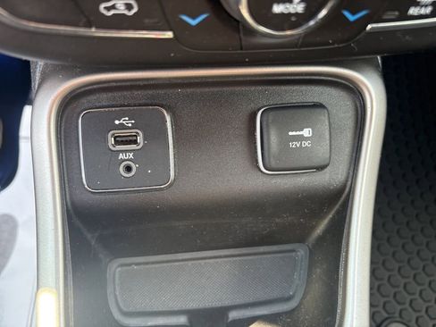 Used 2018 Jeep Compass Latitude w/ Popular Equipment Group image 26