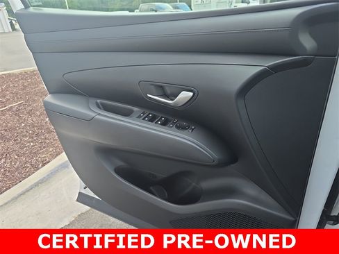 Used 2025 Hyundai Tucson SE image 27