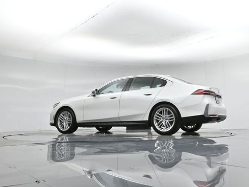 Used 2025 BMW 530i xDrive w/ Premium Package image 54