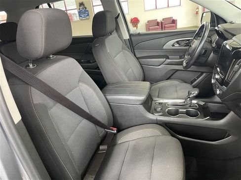 Used 2021 Chevrolet Traverse LT image 26