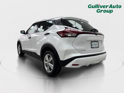 Used 2023 Nissan Kicks S FWD image 5