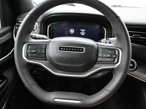 Used 2024 Jeep Wagoneer Series II w/ Flexible Seating Group image 15