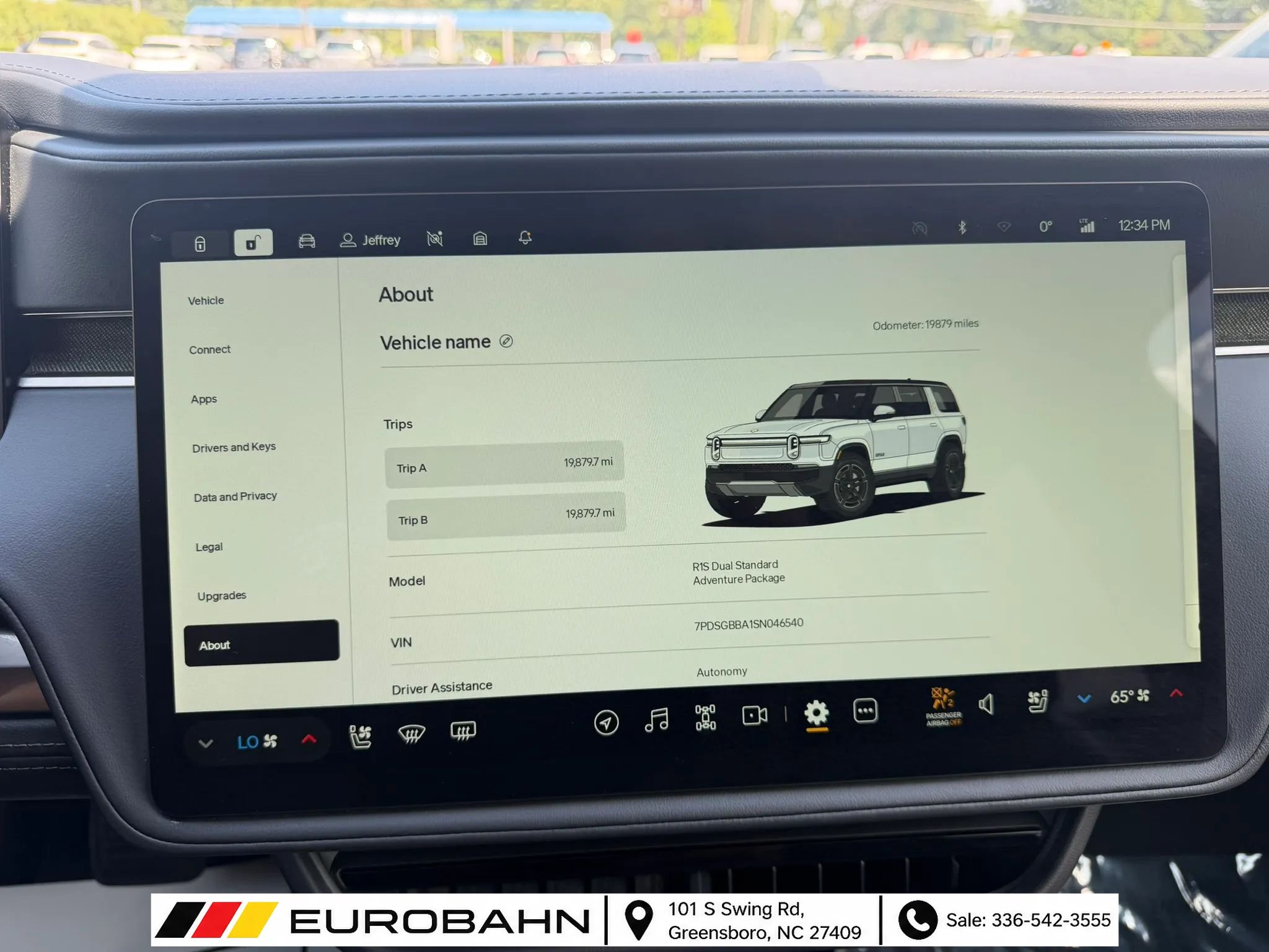 Used 2025 Rivian R1S Adventure Dual AWD/4WD image 11