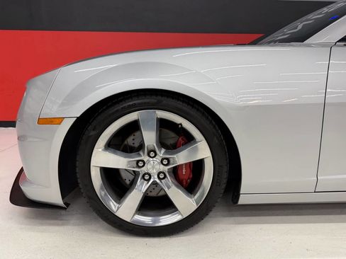 Used 2010 Chevrolet Camaro SS RWD image 13