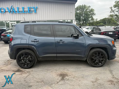 Used 2023 Jeep Renegade Altitude AWD/4WD image 8