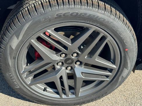 New 2026 Ford Explorer ST-Line w/ ST-Line Street Pack image 4