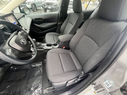 Used 2025 Toyota Corolla LE image 30