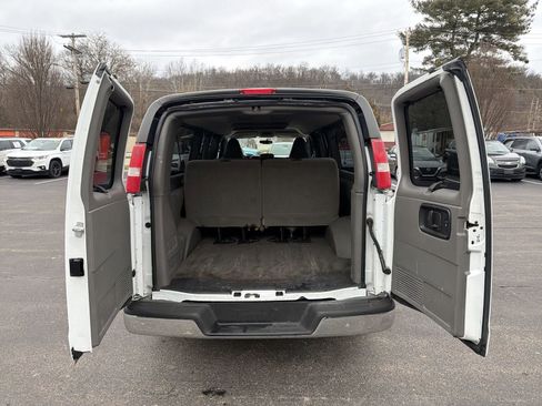 Used 2017 Chevrolet Express 3500 LT w/ LT Preferred Equipment Group image 18
