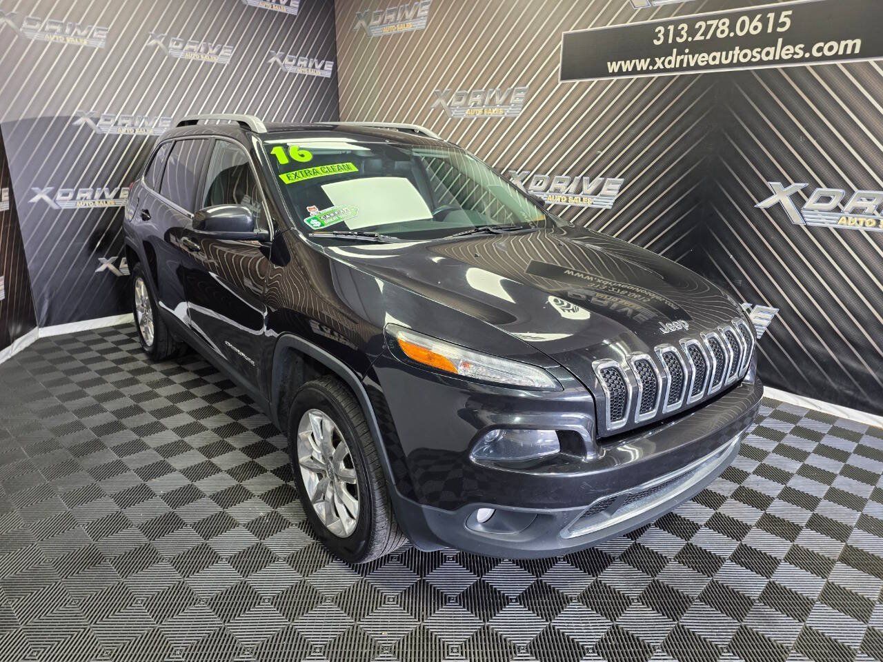Used 2016 Jeep Cherokee Limited AWD/4WD image 8