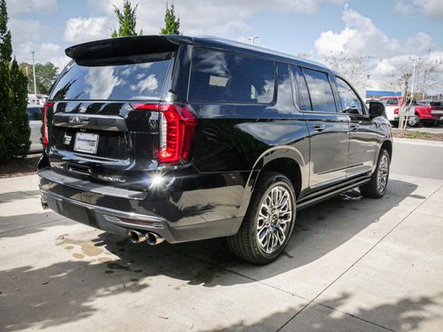 Used 2023 GMC Yukon XL Denali Ultimate image 10