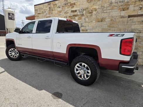 Used 2018 Chevrolet Silverado 2500 LT w/ LT Convenience Package AWD/4WD image 3