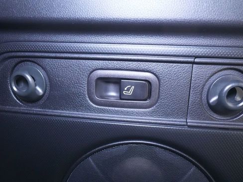 Used 2023 Subaru Forester Limited w/ Popular Package #3 image 27